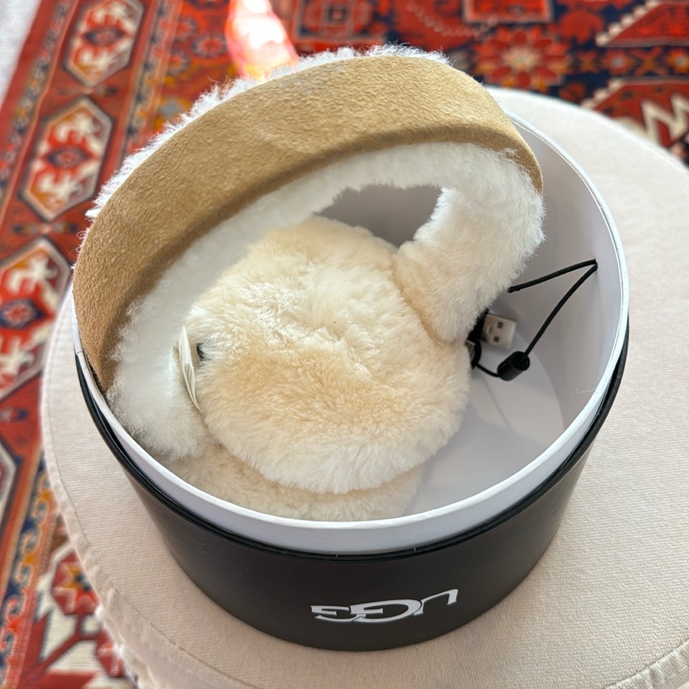 UGG bluetooth ear muffs